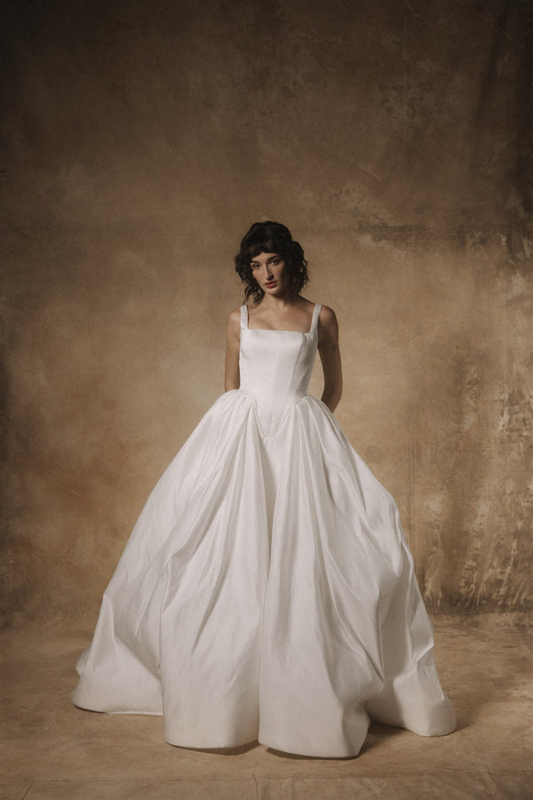 Iseo gown
