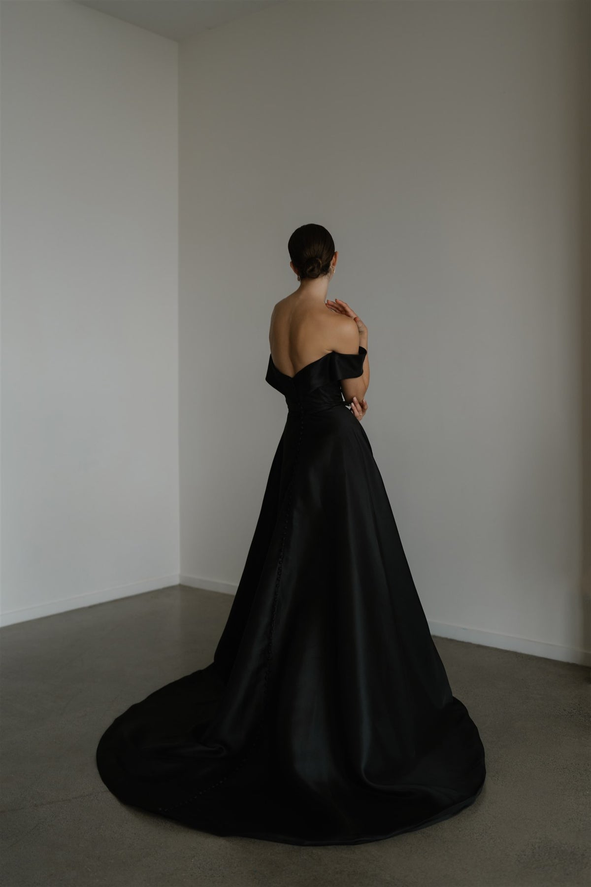 Le Belle V2 | Black gown