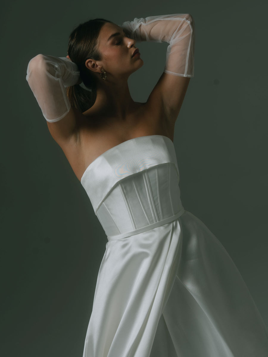 Viktor gown