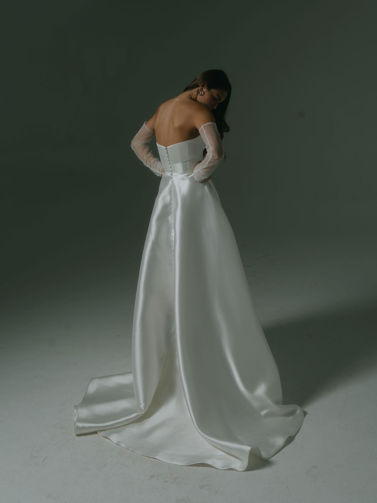 Viktor gown