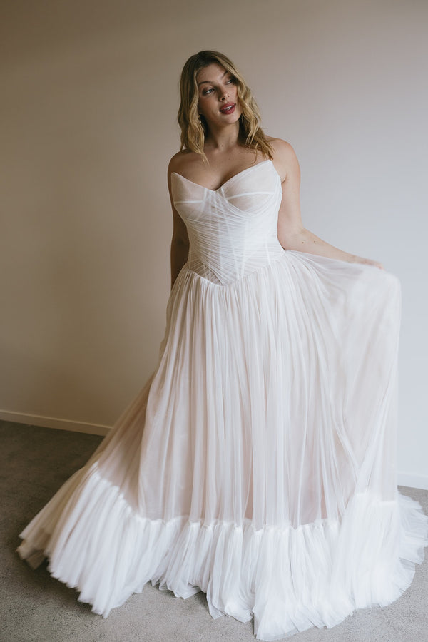 Vienna V2 gown