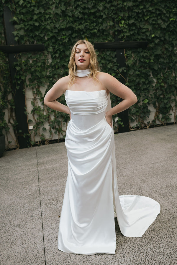 Rochel Curve gown