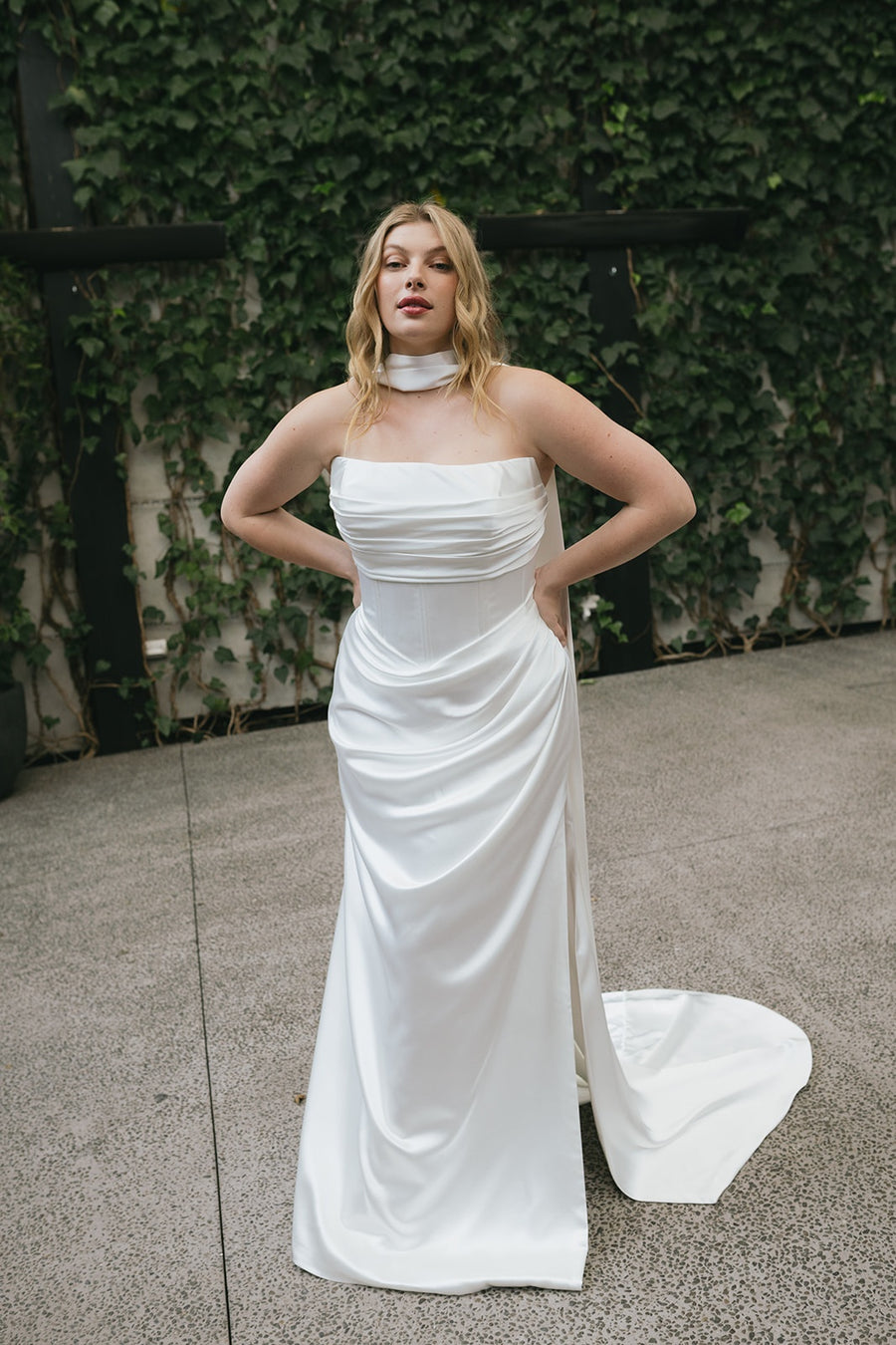 Rochel Curve gown