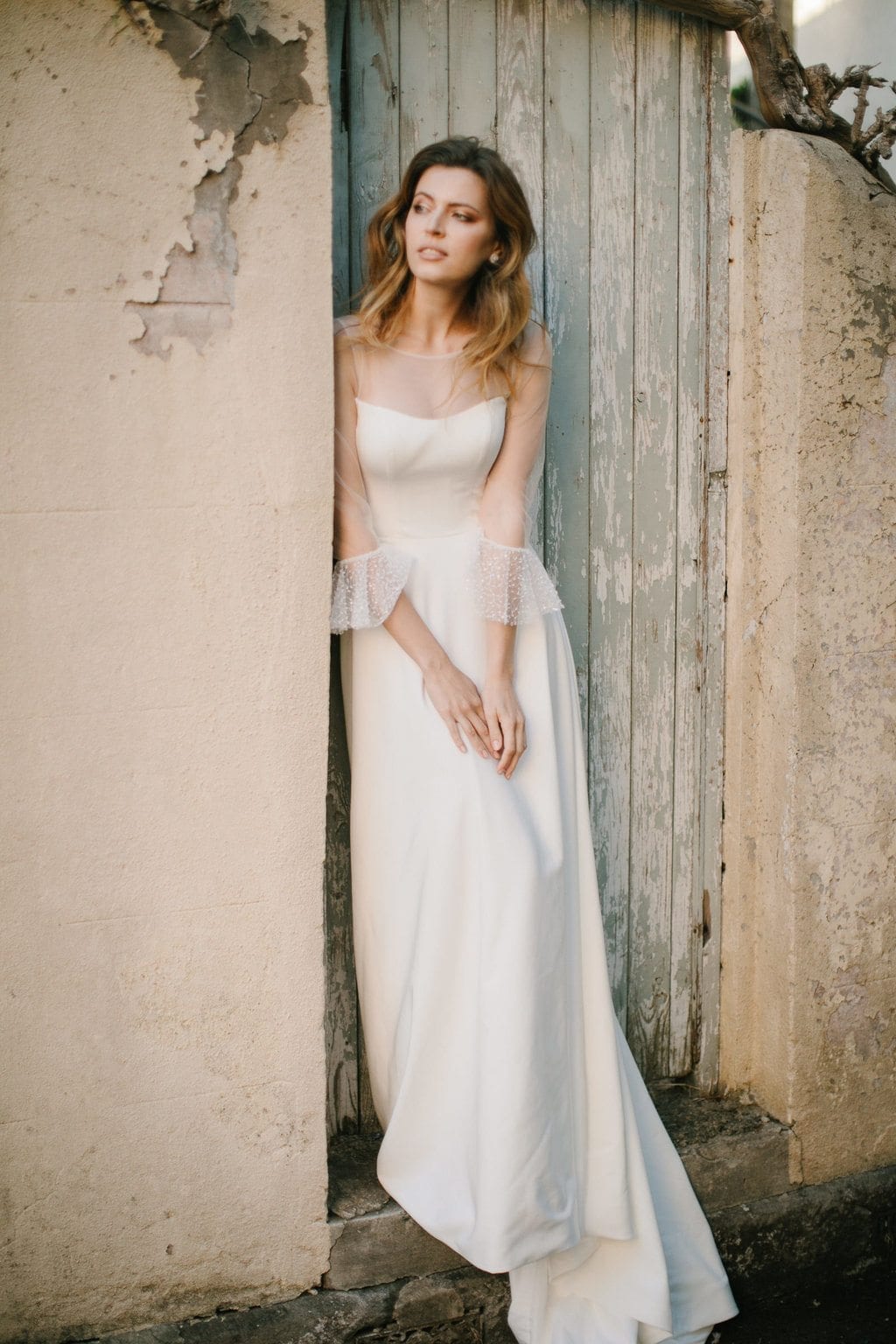 10 Hera Couture De Rossi Wedding Dress Standing On Portal