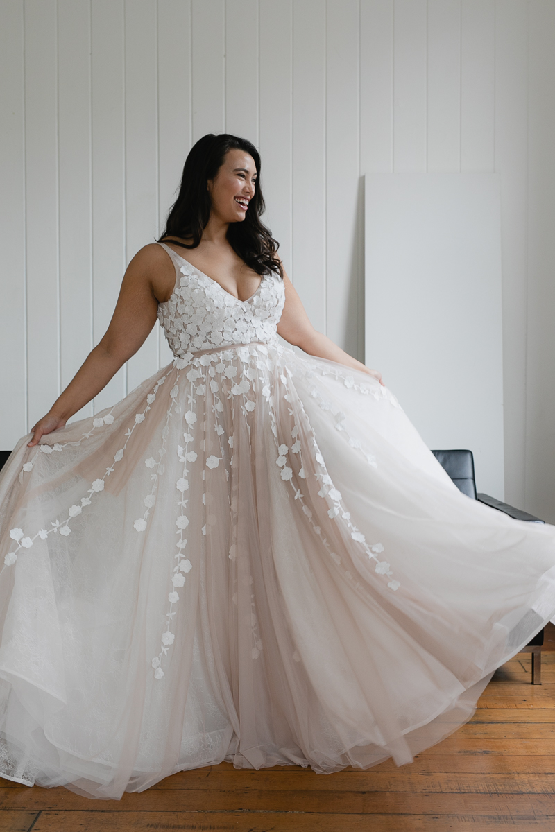 20190910 Hera Corp Studio Curve 1015Lavant Blush Wedding Dress