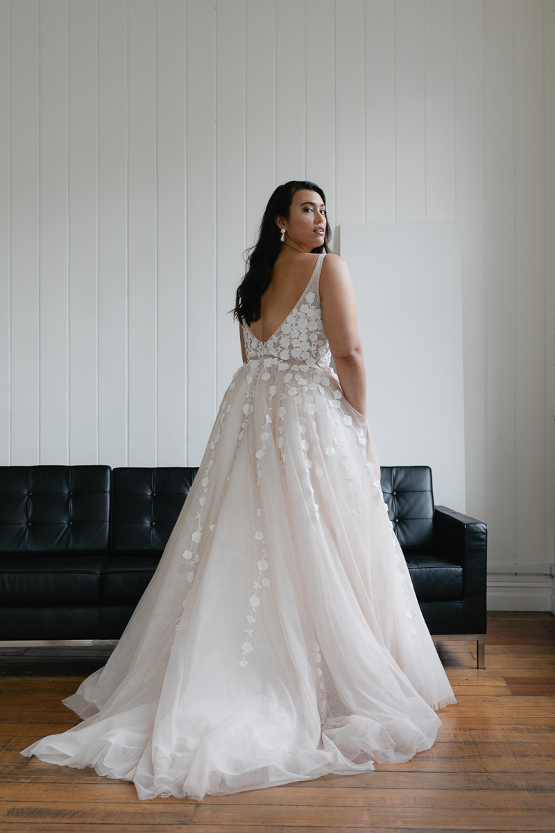 20190910 Hera Corp Studio Curve 1026Lavant Blush Wedding Dress