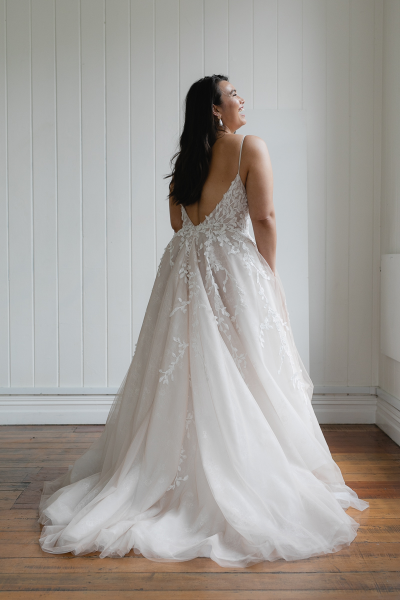 20190910 Hera Corp Studio Curve 1888Topaz Blush Wedding Dress
