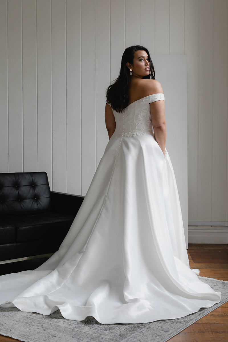 20190910 Hera Corp Studio Curve 2960Moscheles Wedding Dress