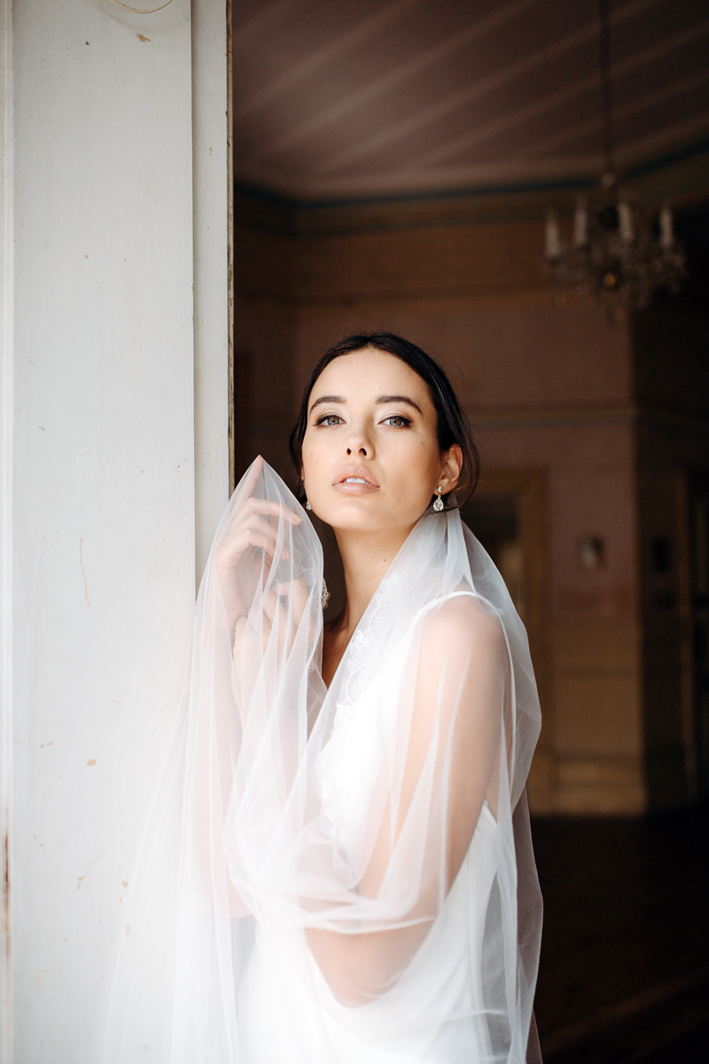 Hera Clari Wedding Dress Manor_Portrait A65A4472