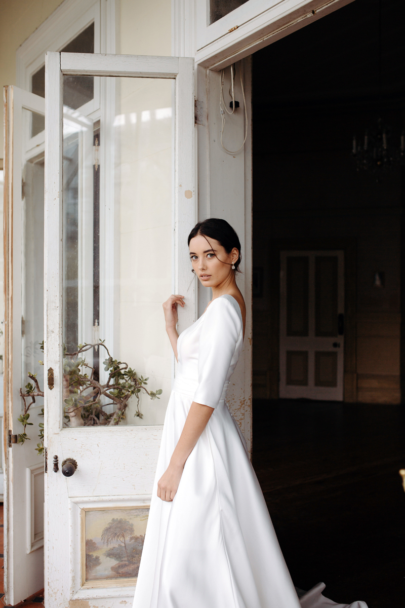 Hera Gracie Wedding Dress Manor_Portrait A65A3633