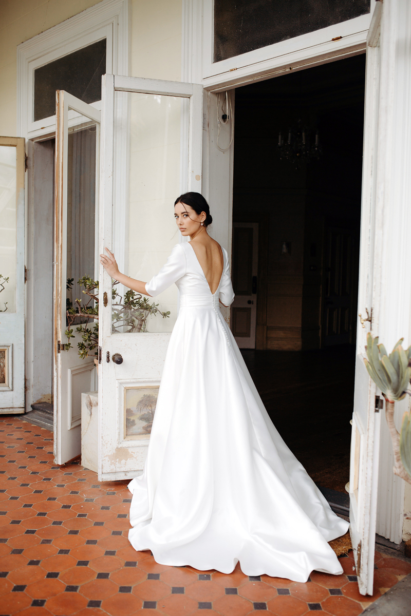 Hera Gracie Wedding Dress Manor_Portrait A65A3641