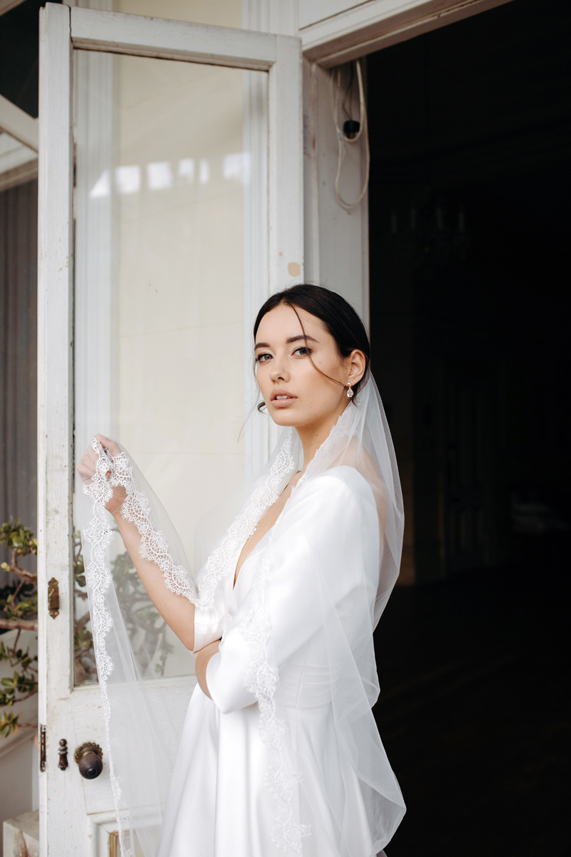 Hera_Gracie_Wedding_Dress_Close_Up_A65A3709