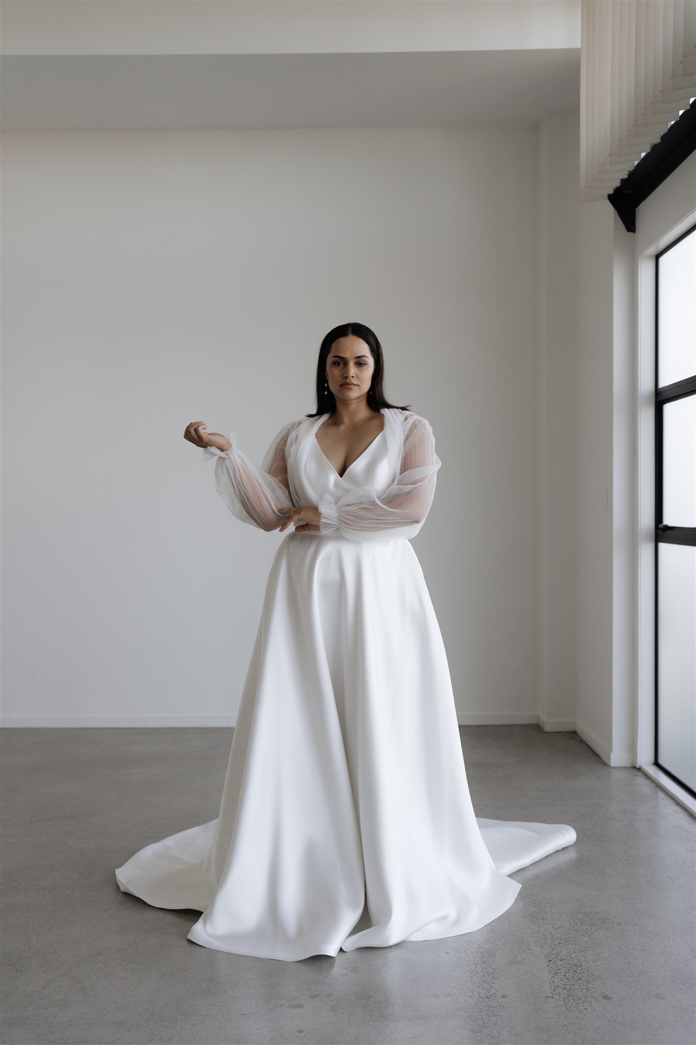 Versailles curve wedding gown | Hera Couture