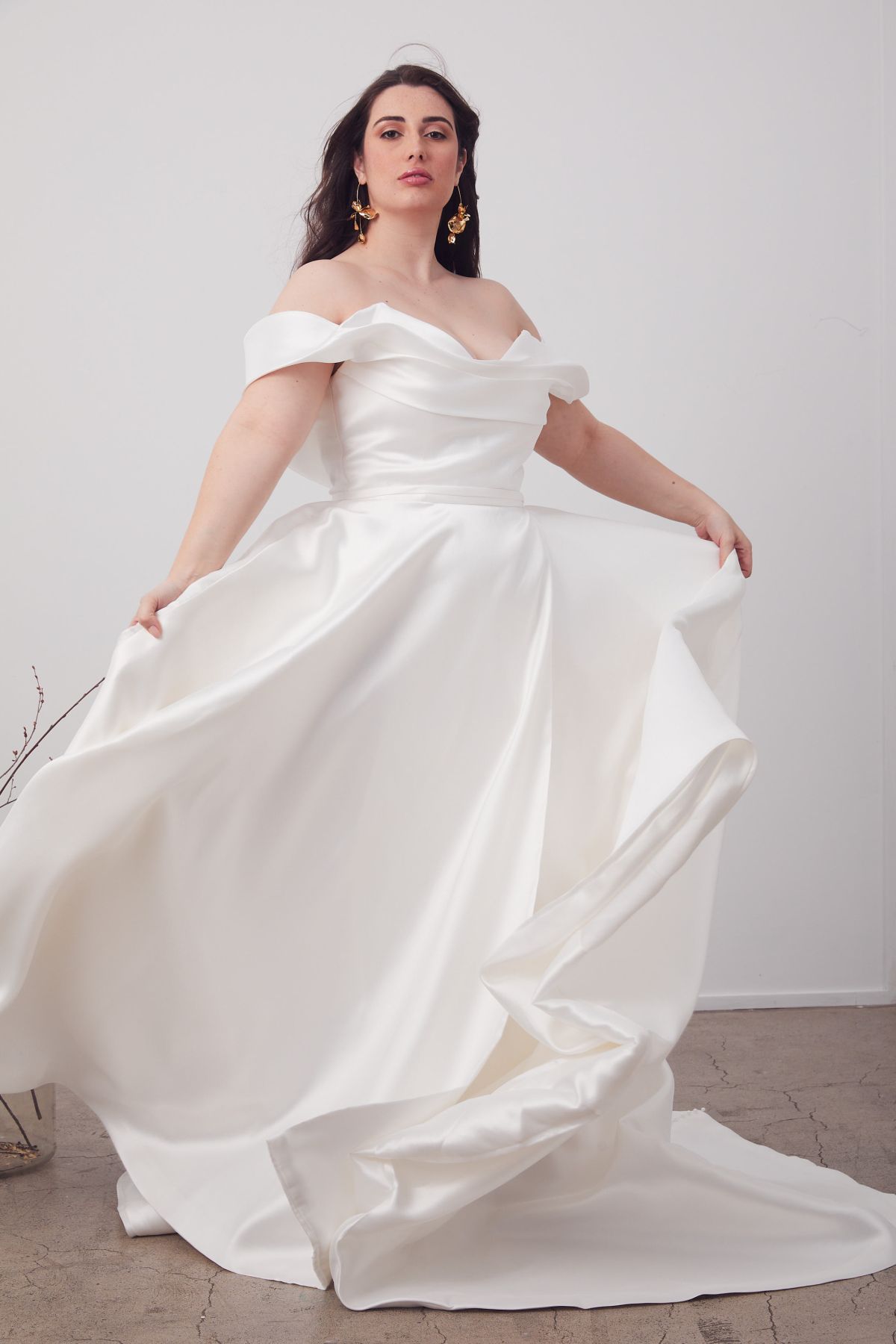 Le Belle Curve Wedding Gown _08 1623