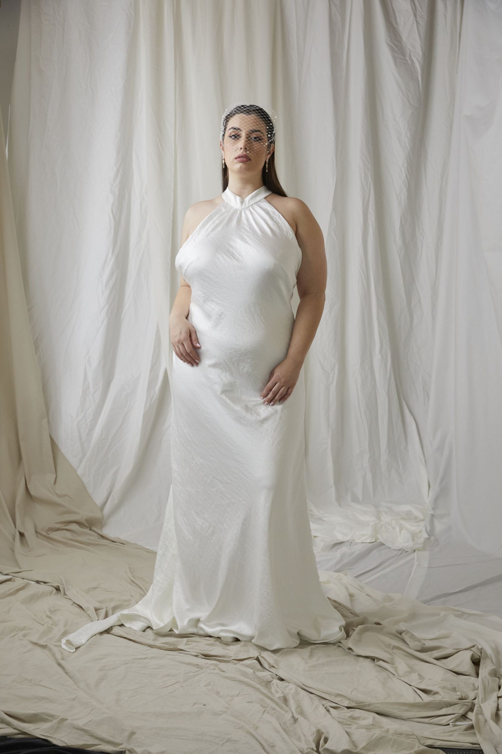 Hali Curve Wedding Dress 33350