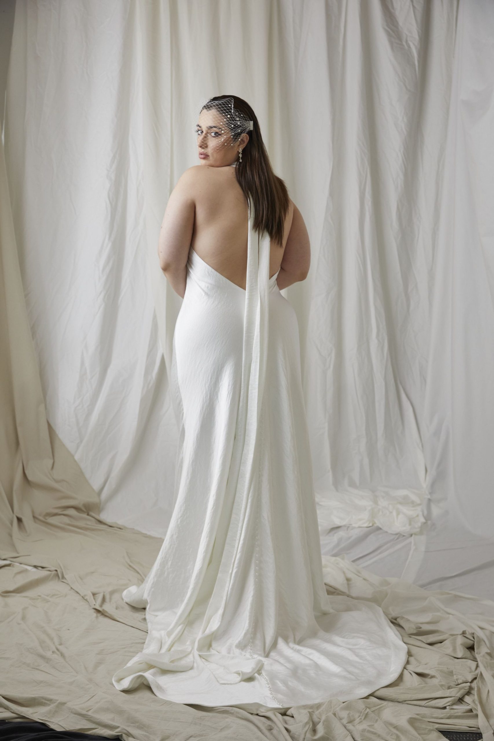 Hali Curve Wedding Dress 33378
