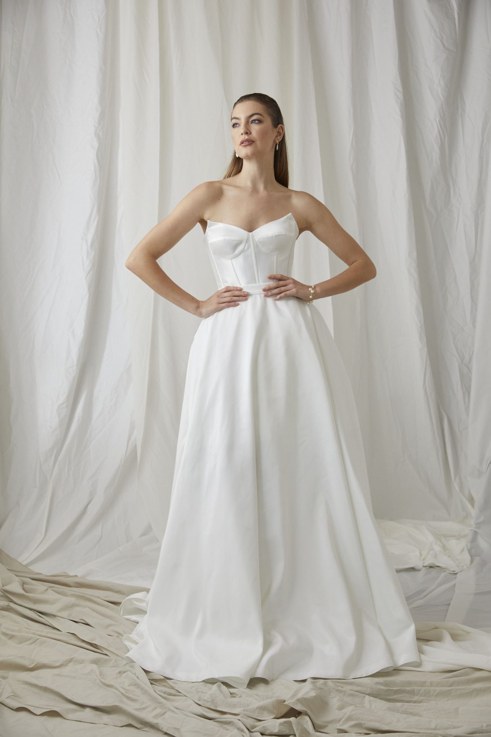 Hunter W Freesia Overskirt Wedding Dress 32152