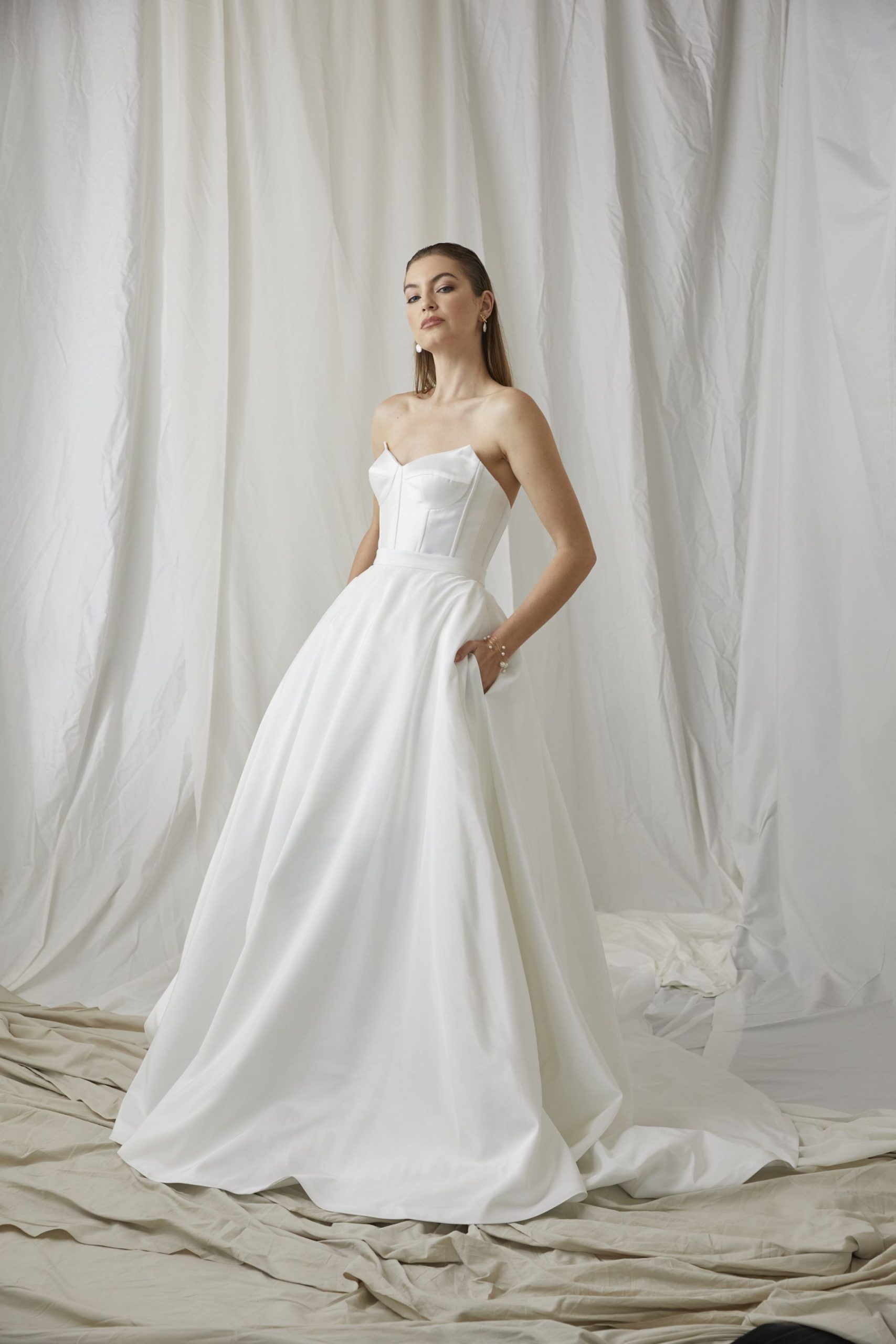 Hunter W Freesia Overskirt Wedding Dress 32160