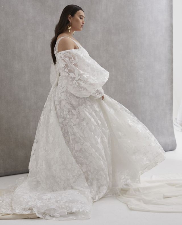 Dreamy romance created by layers of tulle... our Cassado curve gown. Elevated here with our Cadence sleeves.